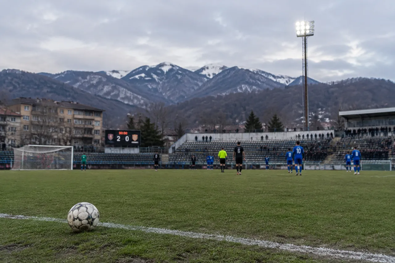 Liga 3: Jiul Petroșani câștigă, Minerul Lupeni remizează, iar CSM Deva pierde